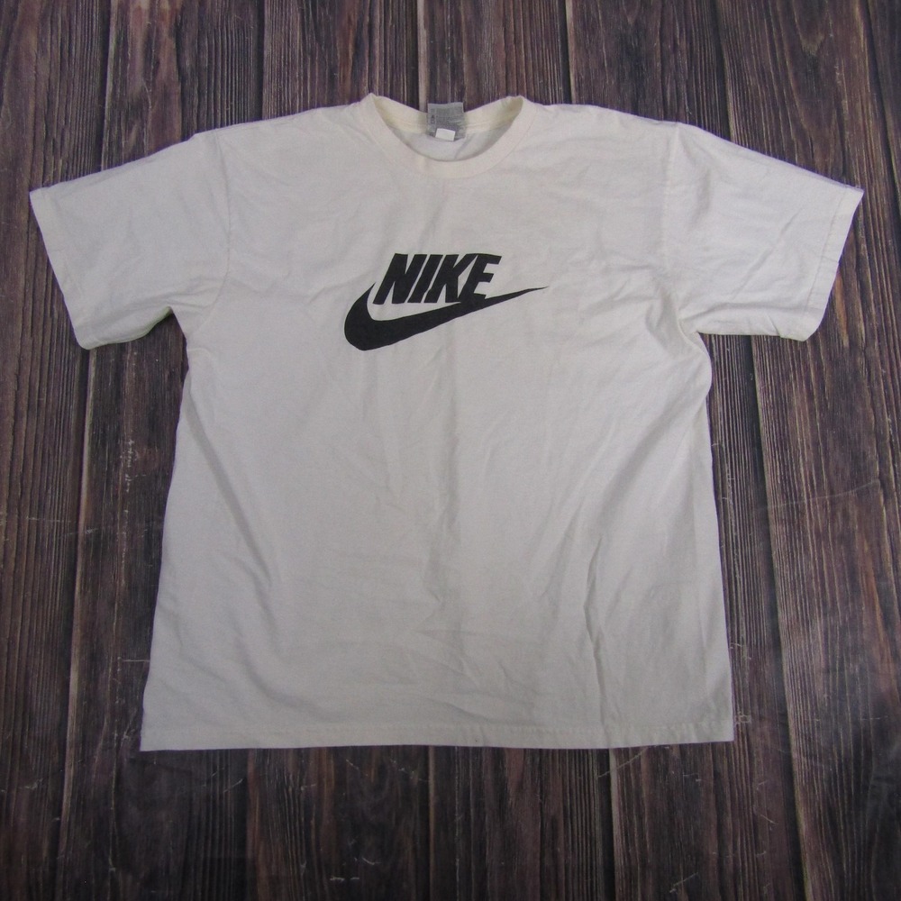 Nike Shirt Mens Medium‎ White Swoosh Logo Graphic Tee Short Sleeve Casual